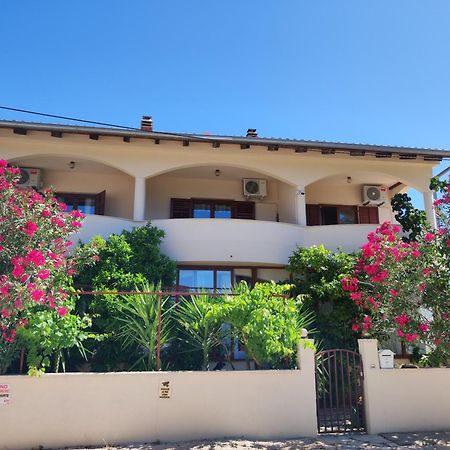 Apartments Busic Biograd Na Moru Eksteriør bilde